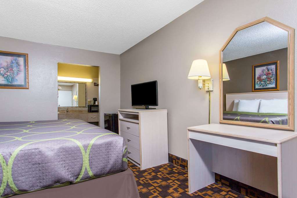 Super 8 by Wyndham Antioch Nashville South East - photo 11