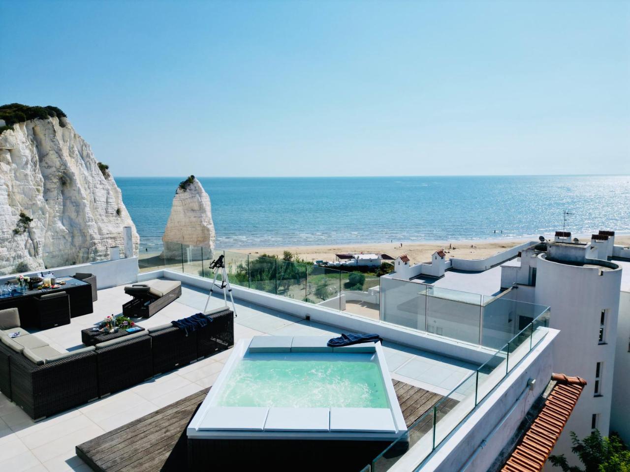V Penthouse — 4-Star Luxury Hotel in Vieste, Italy