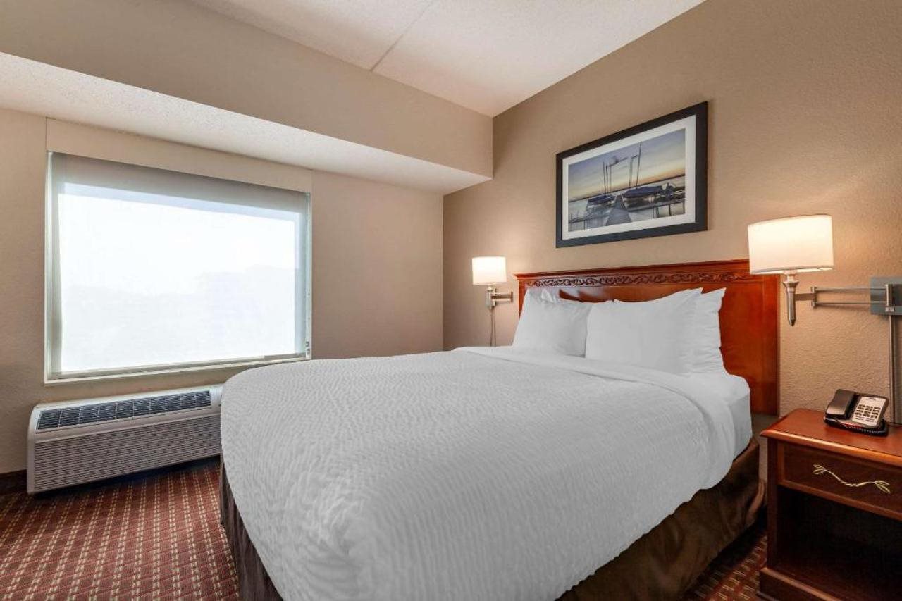 Clarion Suites Central in Madison, United States