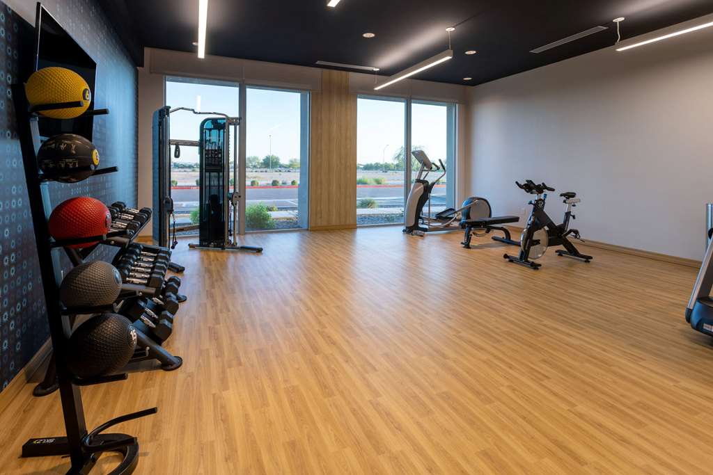 La Quinta Inn & Suites by Wyndham Maricopa Copper Sky - photo 14