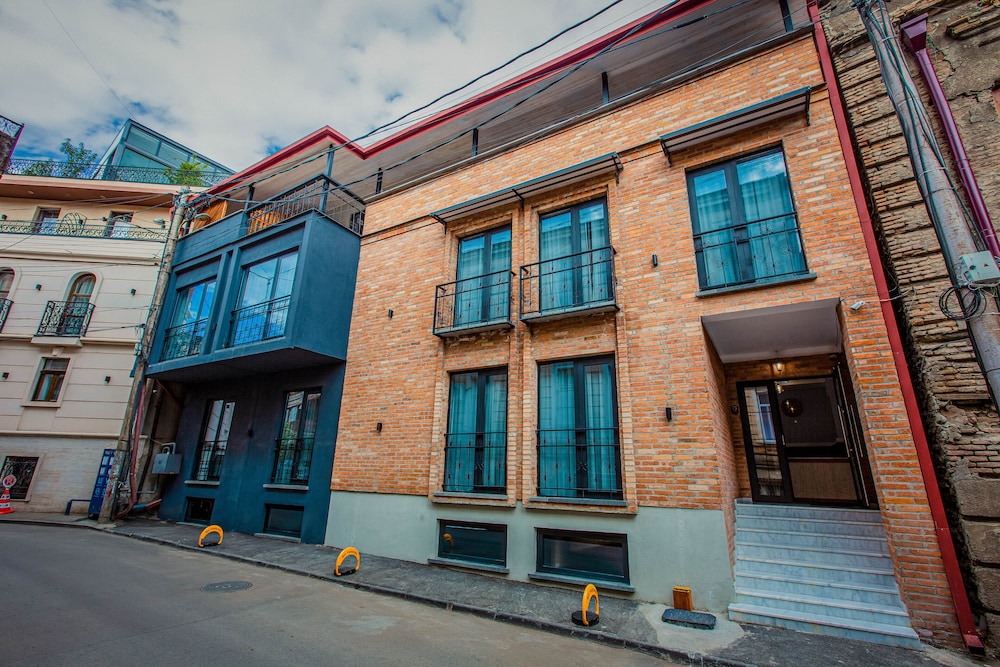 Central Gate Hotel - carbon neutral hotel in Tbilisi