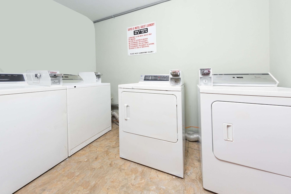 Super 8 by Wyndham Tifton - photo 35