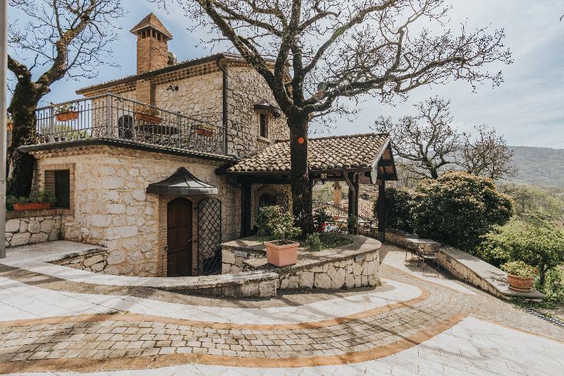 Villaggio Rurale Le Sette Querce — Sesto Campano