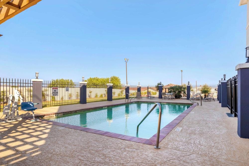 Best Western Plus Pleasanton Hotel - photo 20