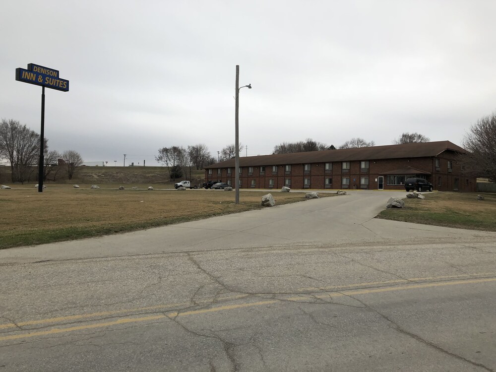 Denison Inn & Suites - photo 2