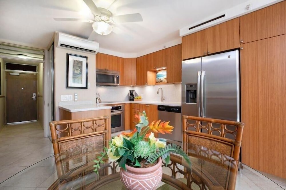 Mana Kai Maui Resort #812c 2 Bedroom Condo by RedAwning - photo 10