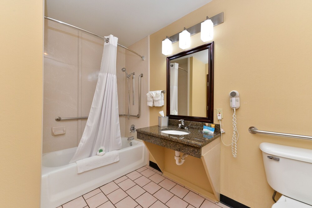 Baymont By Wyndham Ardmore I 35 - photo 25
