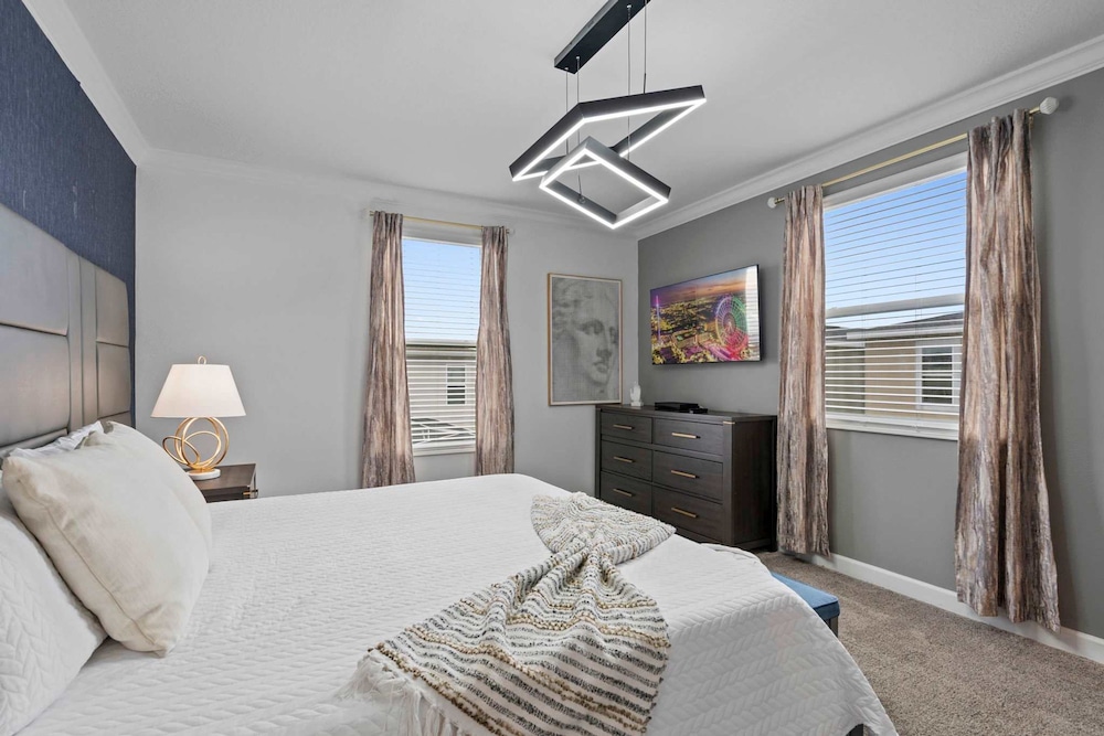 Chic Spacious 5BR Retreat Near Disney - photo 28