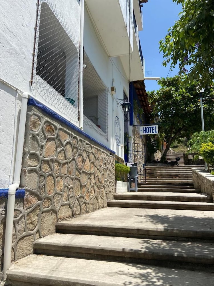 Mayflower Hotel & Hostal in Puerto Escondido, Mexico