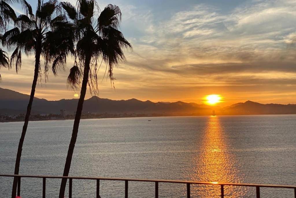 Spectacular Hadas Sunset and Ocean view — 4-Star Luxury Hotel in Manzanillo, Mexico