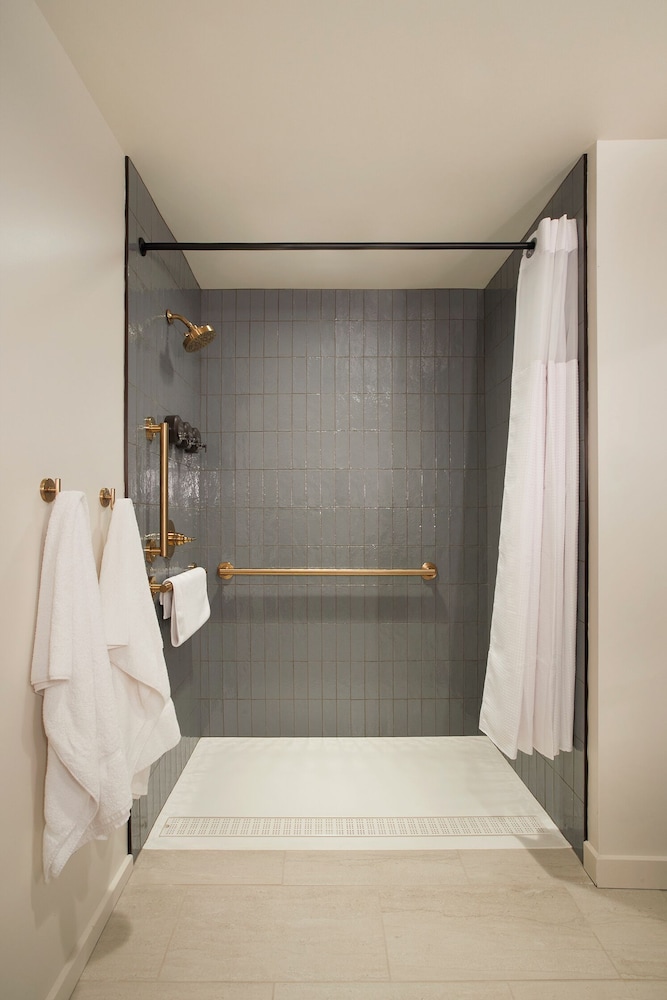 Hotel Brookmere & Arbor Spa - photo 29