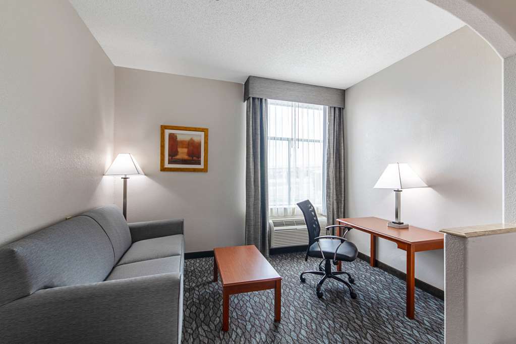 Quality Suites Austin South St. Elmo District - photo 18