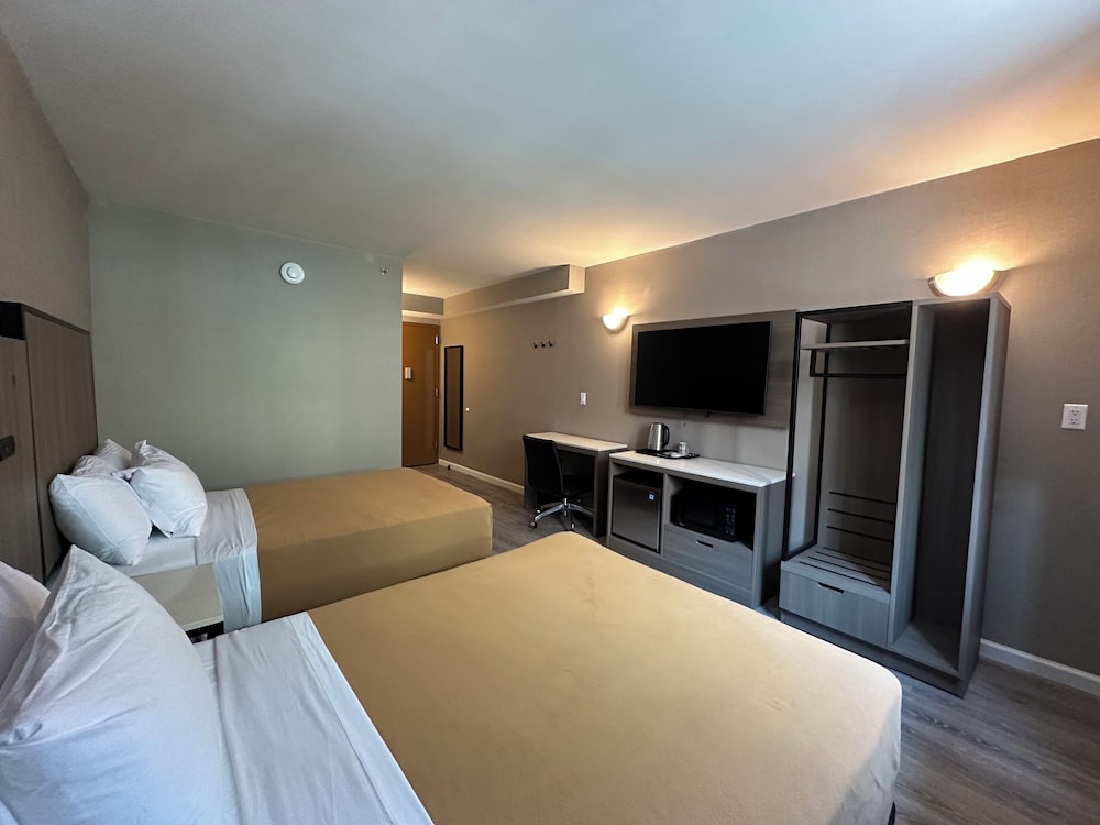 Regal Inn & Suites New York LaGuardia Hotel - photo 9