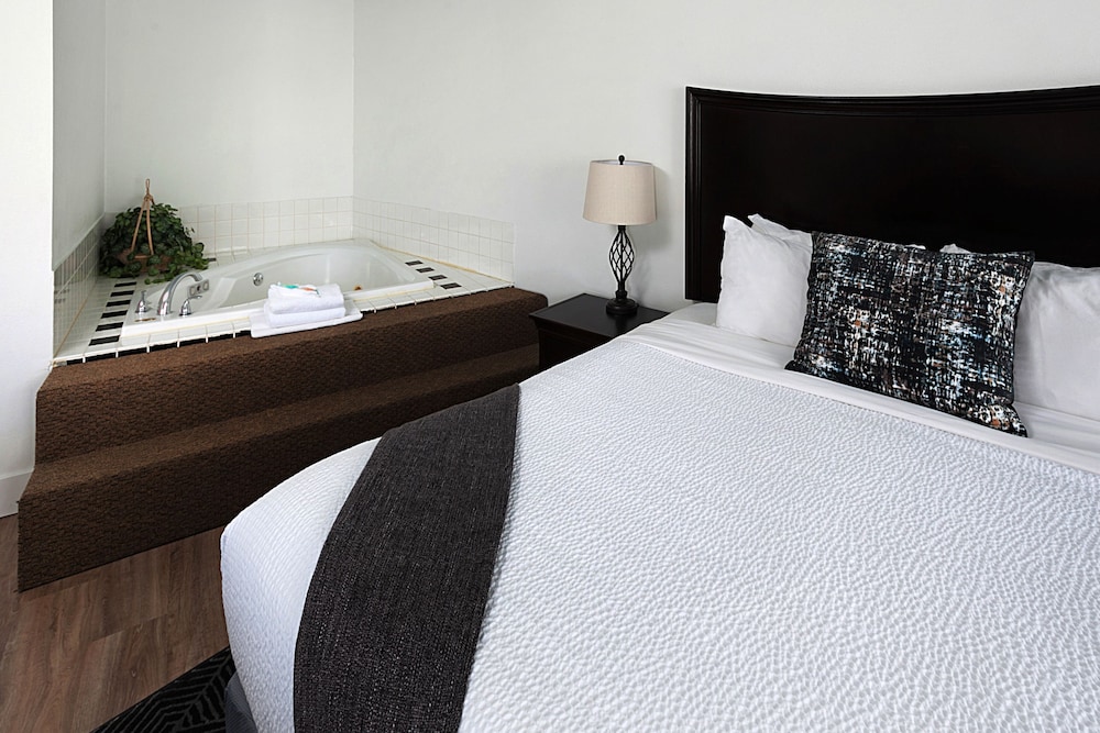 Inn at Lincoln City - photo 16