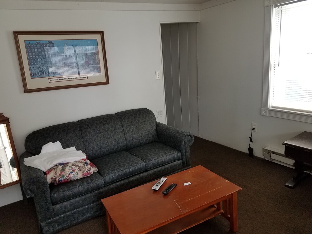 Nautical Motel and Suites - photo 11