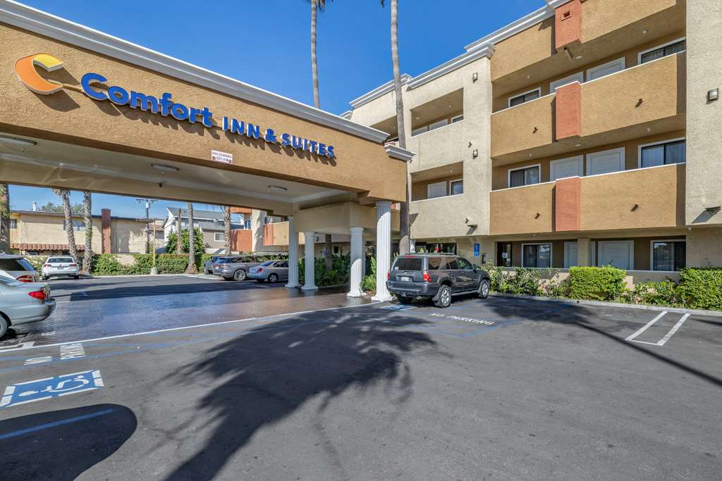 Comfort Inn & Suites Huntington Beach - photo 2