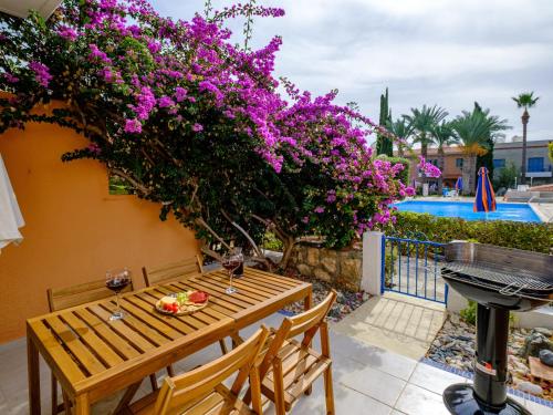Nephele stylish 2bd Townhouse In Kato Paphos