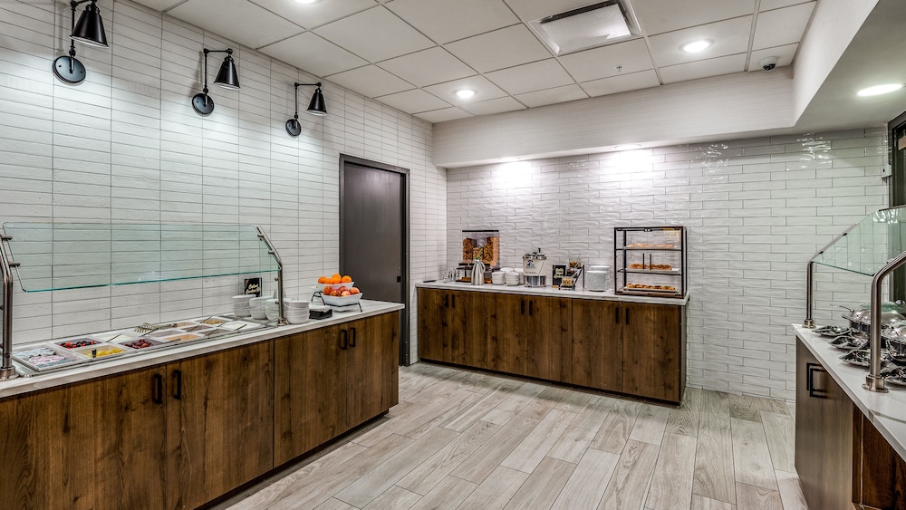 Holiday Inn Dallas Market Ctr Love Field by IHG - photo 32