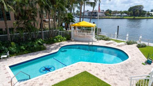 Waterfront Studio Pool Beach Intercostal 5 - photo 29