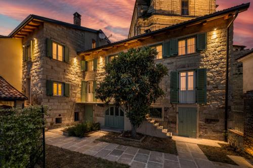 Casa Delle Maestre di Ottiglio — 4-Star Luxury Hotel in Ottiglio, Italy