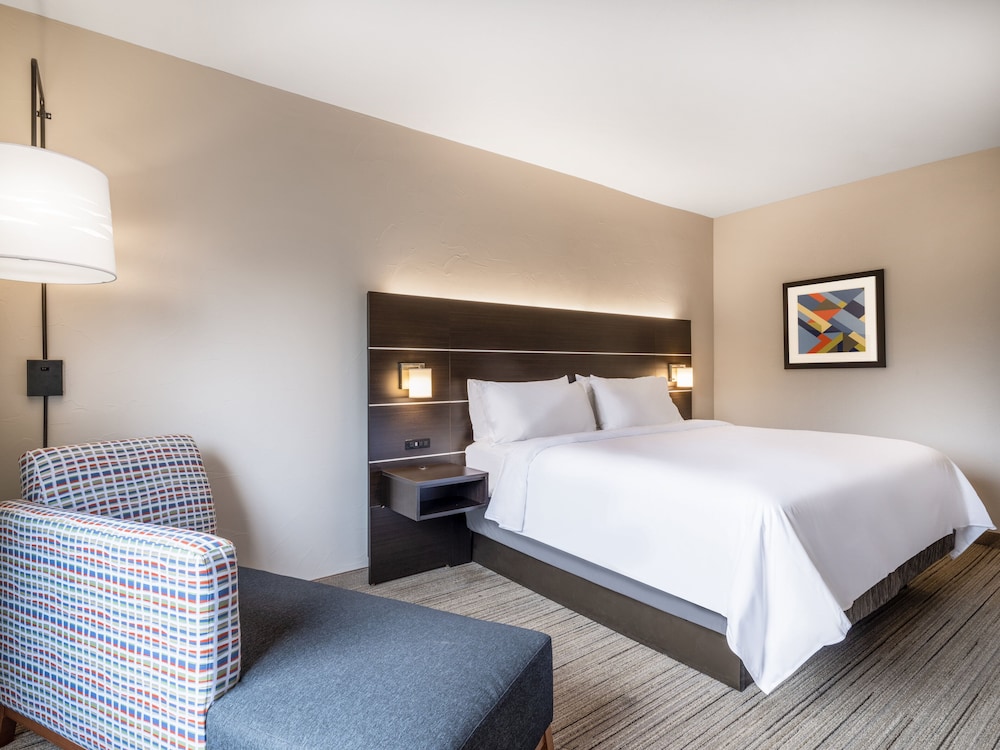 Holiday Inn Express Hotel & Suites Beaumont Nw By Ihg - photo 9