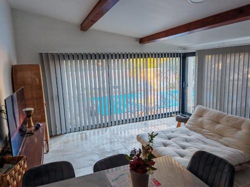 Studio Insolite - carbon neutral hotel in Unknown City