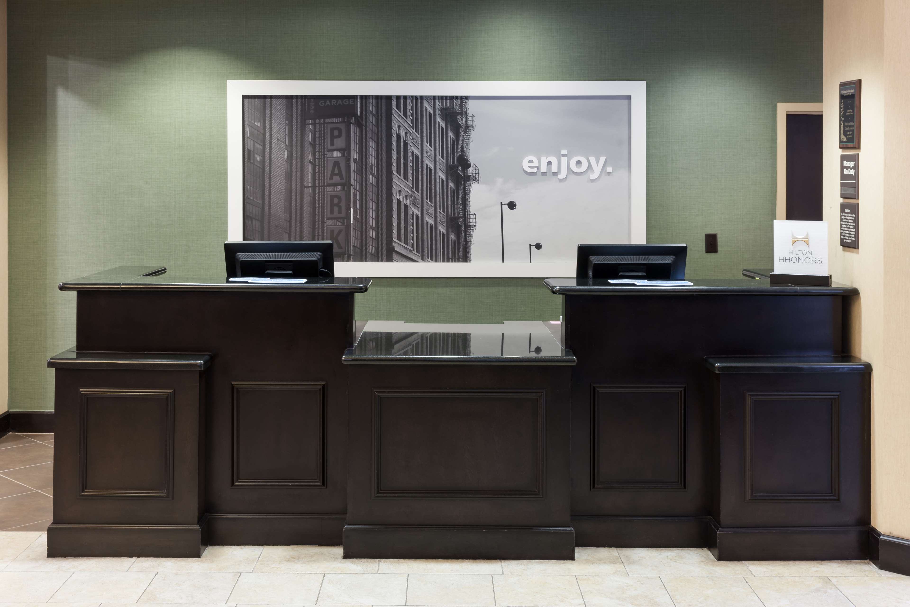 Hampton Inn & Suites Gainesville Downtown - photo 8