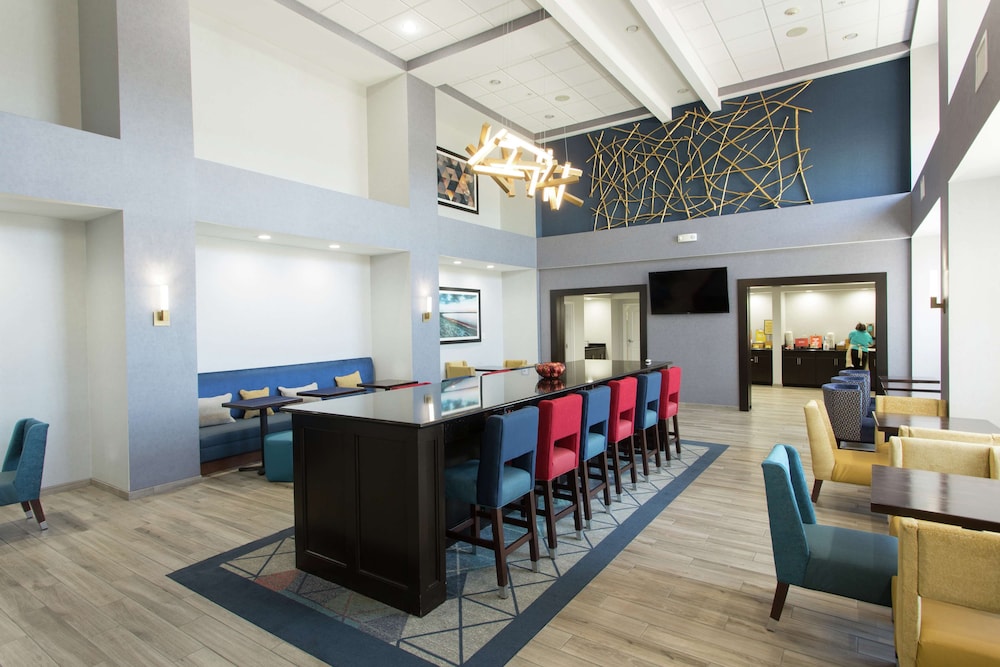 Hampton Inn & Suites Ankeny - photo 36