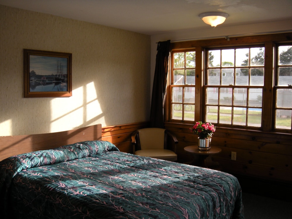 Bass River Motel - photo 4