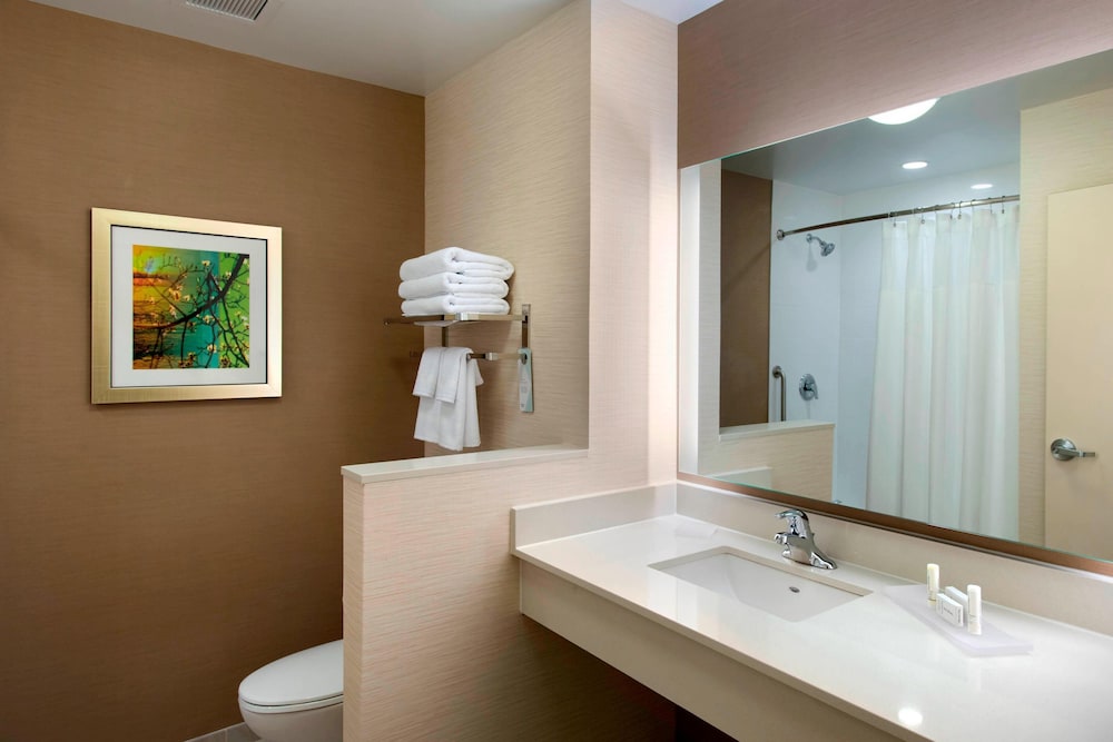 Fairfield Inn and Suites by Marriott Syracuse Carrier Circle - photo 10