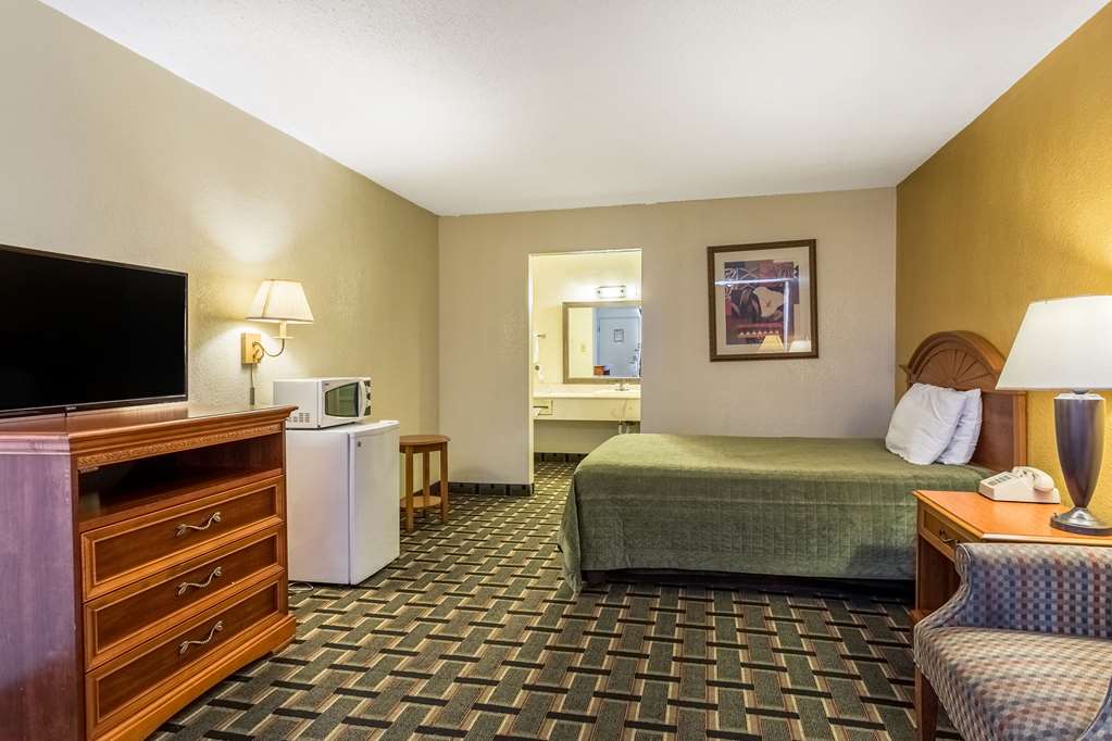 Rodeway Inn Denmark Jackson - photo 19