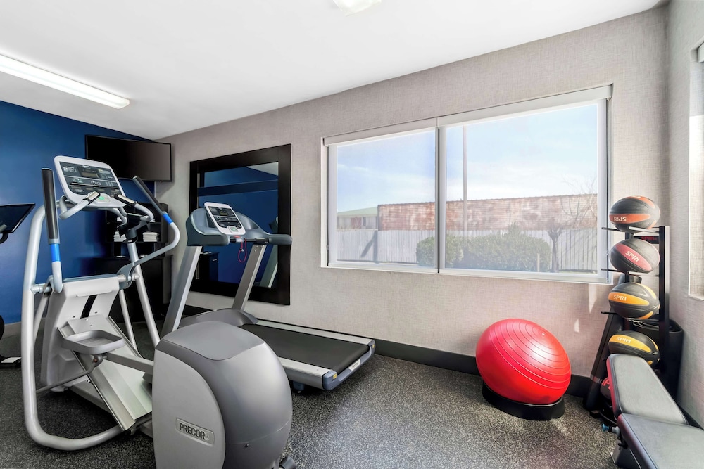 Hampton Inn Jonesboro - photo 47