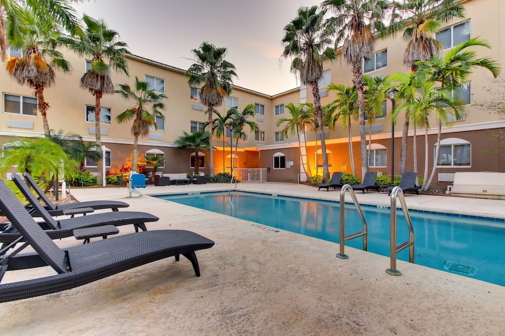 Holiday Inn Express & Suites West Palm Beach Metrocentre by IHG - photo 93