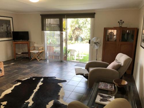 Mos Place studio apartment — 4-Star Luxury Hotel in Johannesburg, South Africa