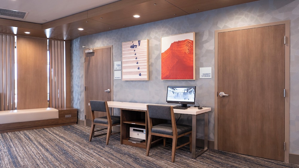 Holiday Inn Express & Suites Ridgecrest China Lake by IHG - photo 19