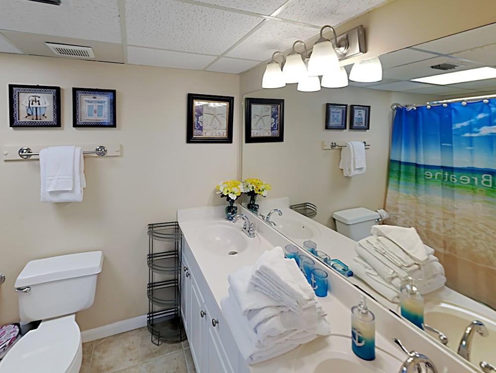 Long Beach Resort Tower II 3 Bedroom Apartment - photo 13