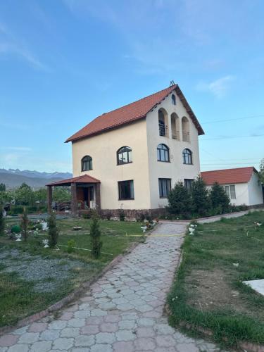 Santa barbara - carbon neutral hotel in Cholpon-Ata