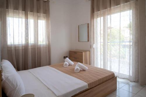 Nota's Home — 4-Star Luxury Hotel in Nea Flogita, Greece