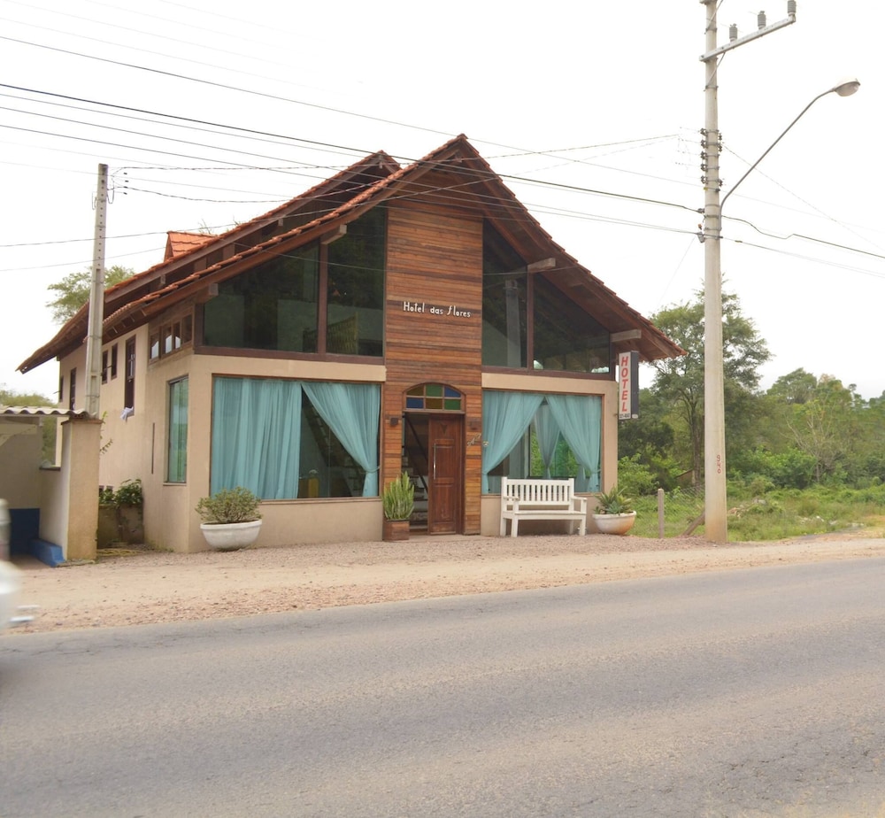 Hotel das Flores — hotel in Rio Do Sul