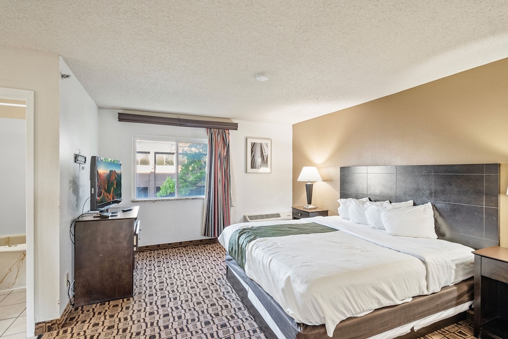 Coratel Suites - photo 6