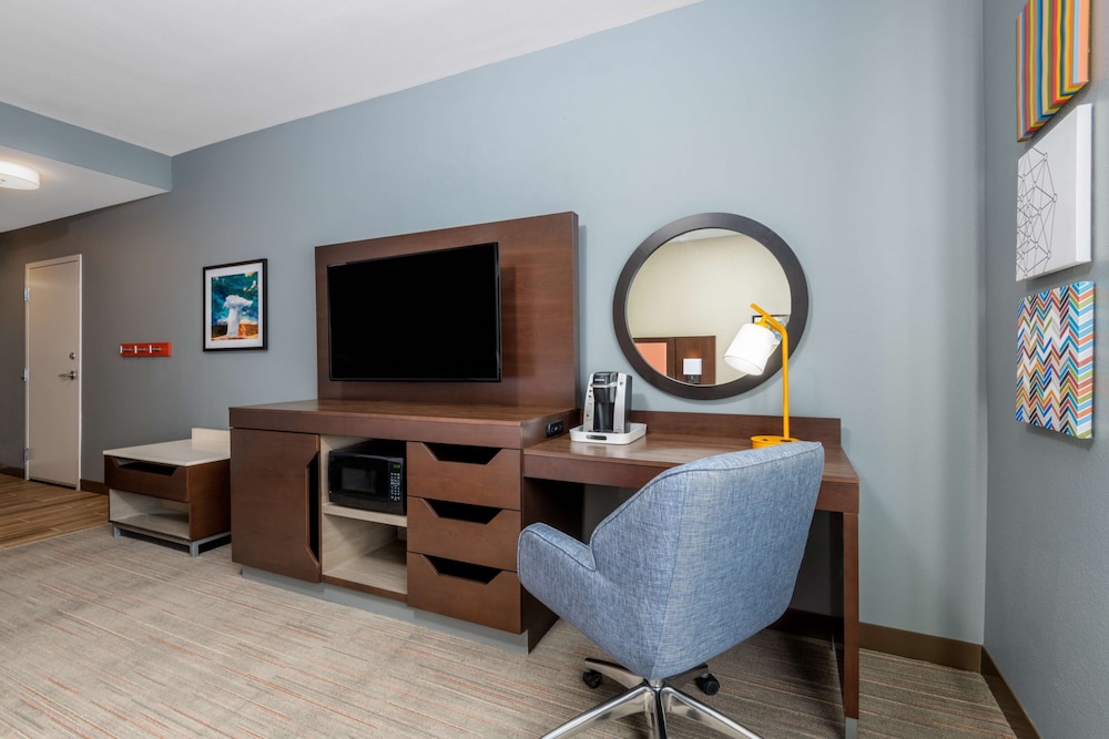 Hampton Inn & Suites Cody - photo 21