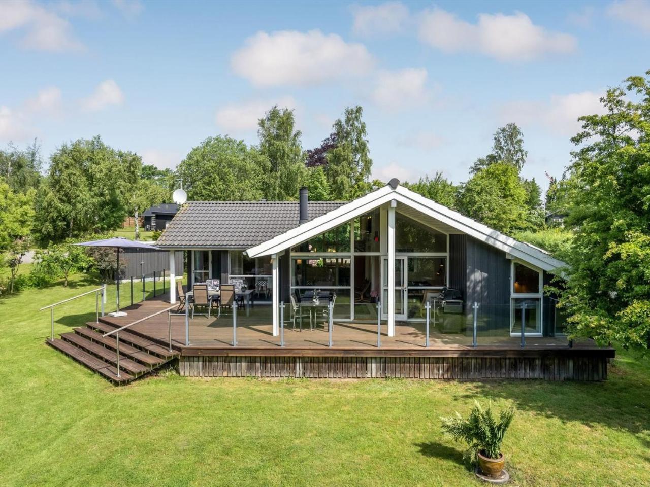 Holiday Home Anemone 700m from the sea by Interhome — 4-Star Luxury Hotel in Gilleleje, Denmark