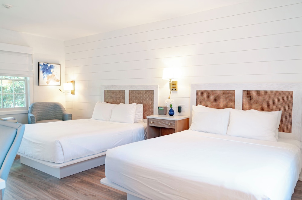 Nantucket Inn - photo 15