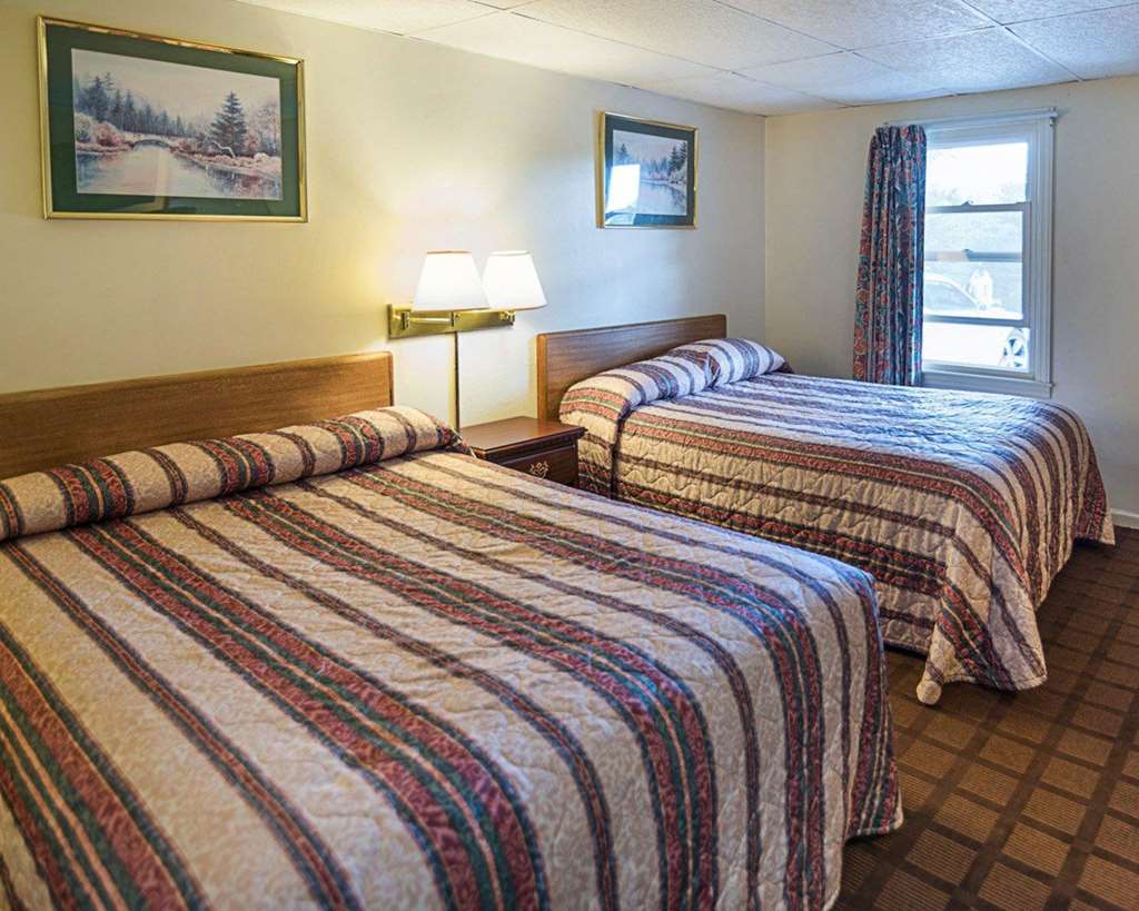 Econo Lodge Westminster MA - photo 16