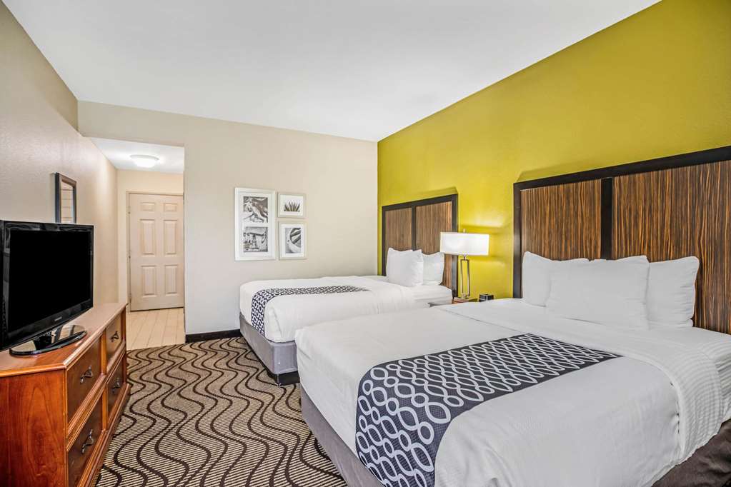 La Quinta Inn & Suites by Wyndham Corpus Christi Northwest - photo 22