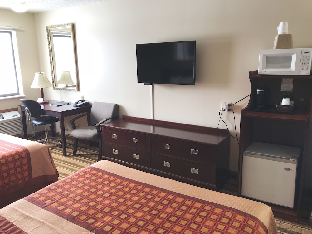 Heartland Hotel and Suites - photo 5