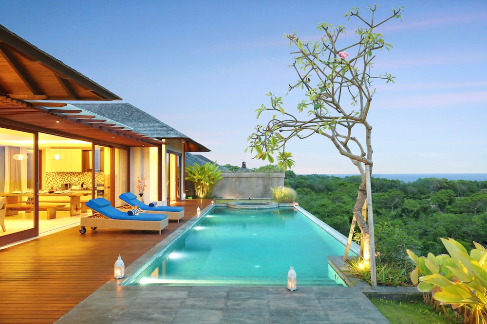 Ocean View Hotman Paris VII — 4-Star Luxury Hotel in Bali, Indonesia