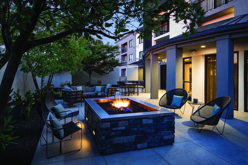 Courtyard By Marriott Seattle Northgate - photo 34