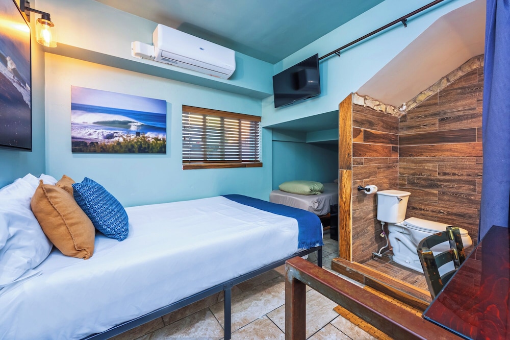 Nomads Hotel Near San Clemente Pier - photo 15