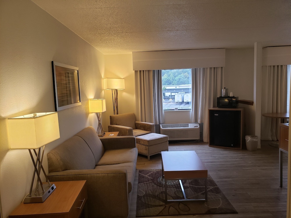 Holiday Inn Express Pittsburgh North by IHG - photo 14